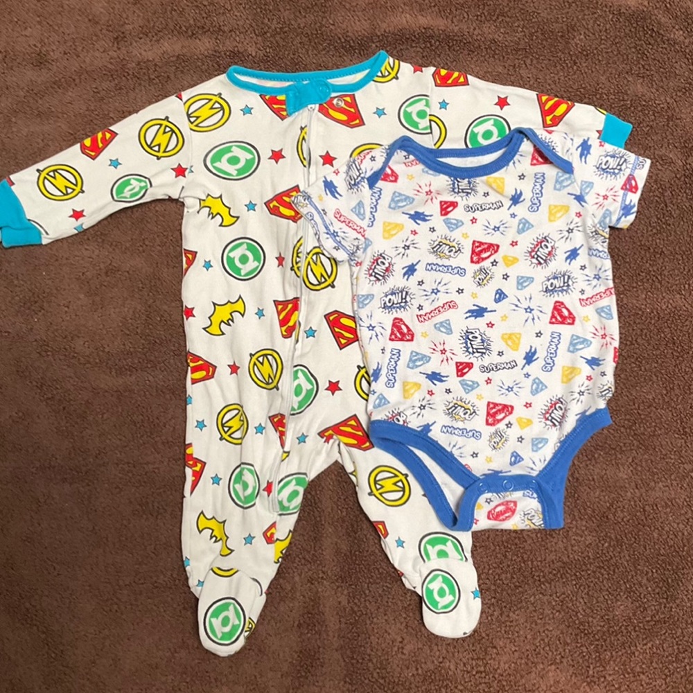 Superman 0-3 months Baby onesie and footies